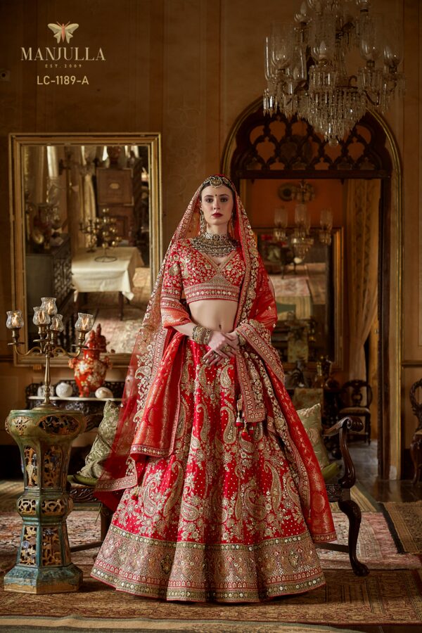 Heritage Red Bridal Lehenga Choli with Grand Paisleys and Intricate Zari Embroidery